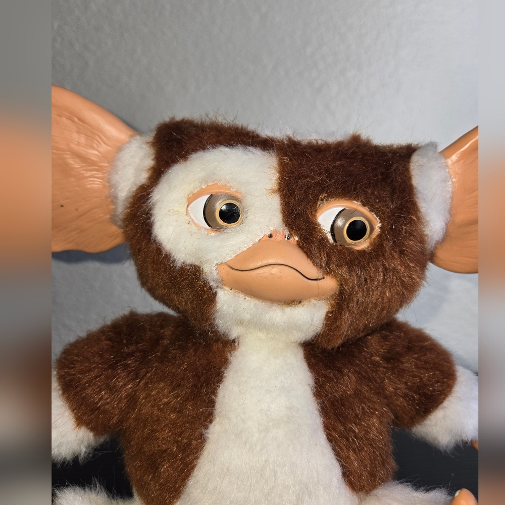 NECA Gremlins Dancing Gizmo Plush Mogwai Singing Dancing - Picture 5 of 10